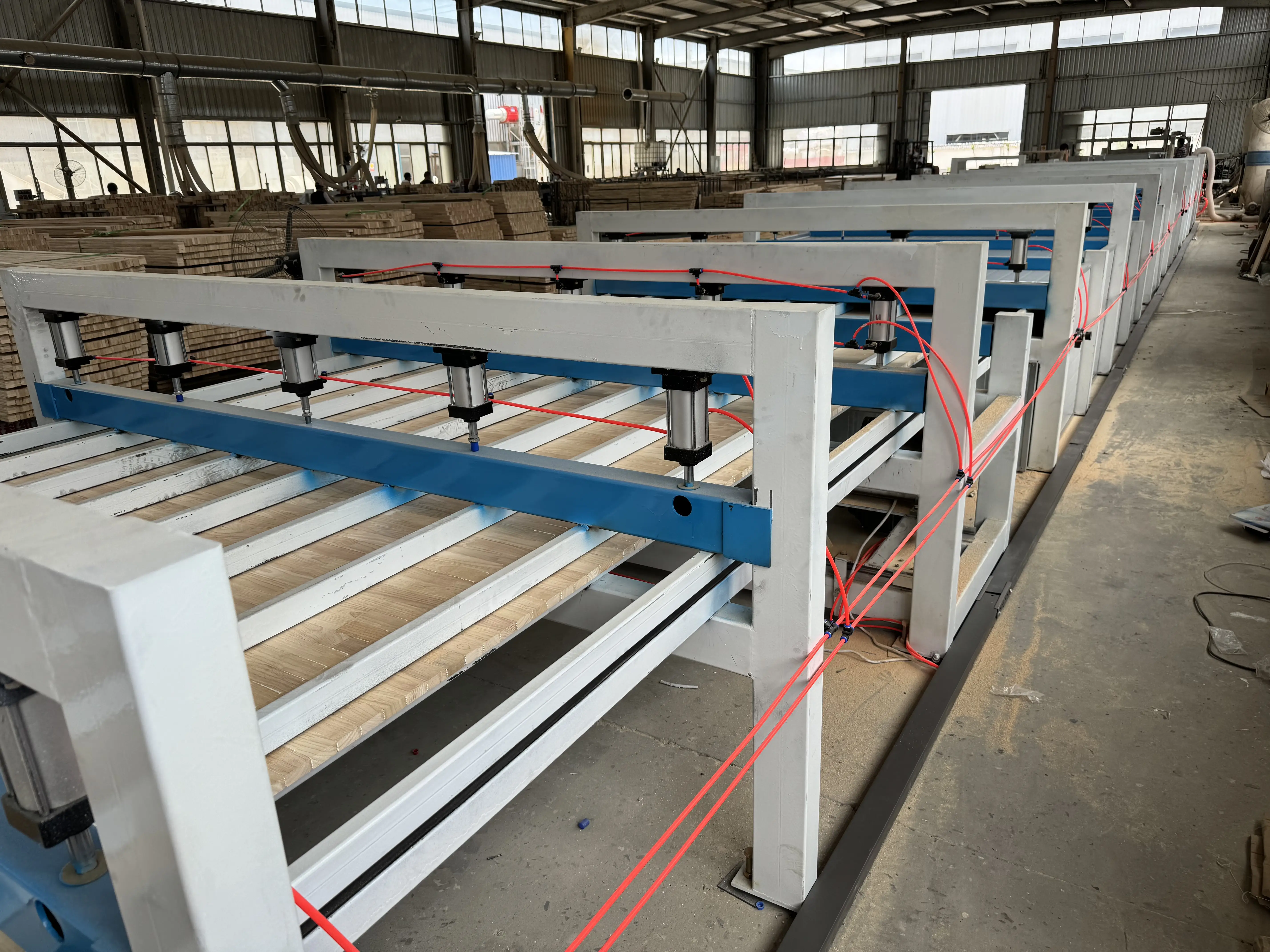 木工自動拼板機 自動拼板機：開啟實木加工的高效新時代